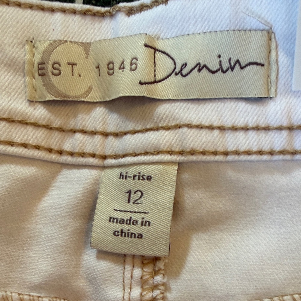 LAST CHANCE SALE! Women’s White Straight-Leg Capris with tan Embroidered Hem - Picture 8 of 10